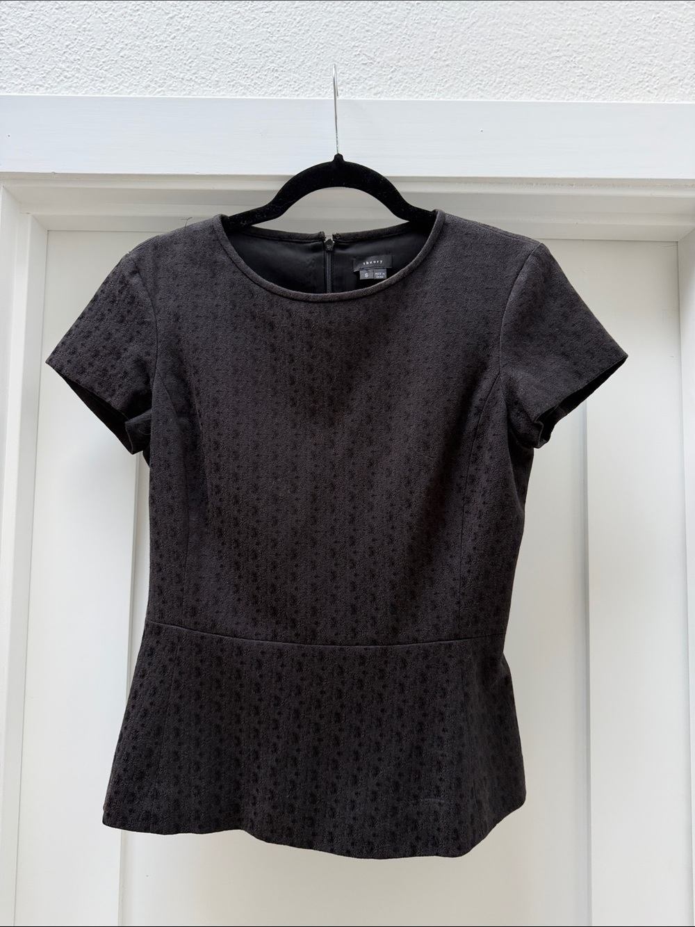Theory Black Short-Sleeve Textured Peplum Blouse